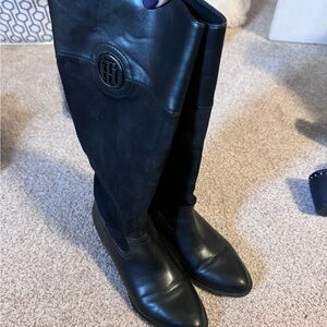 Black Tommy Hilfiger boots.